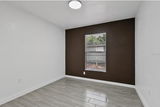Building Photo - 1706 E Poinsettia Ave