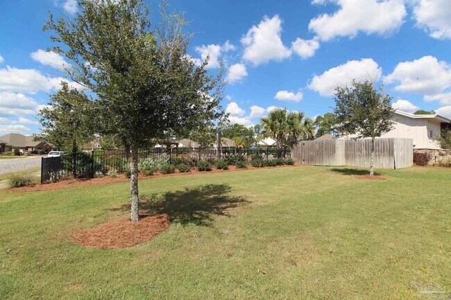 Building Photo - 10988 Coues Dr