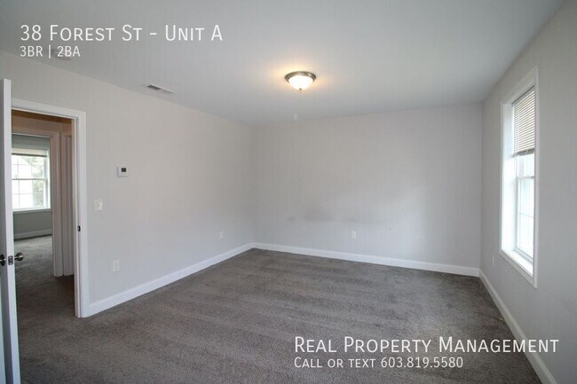 Building Photo - 38 Forest St