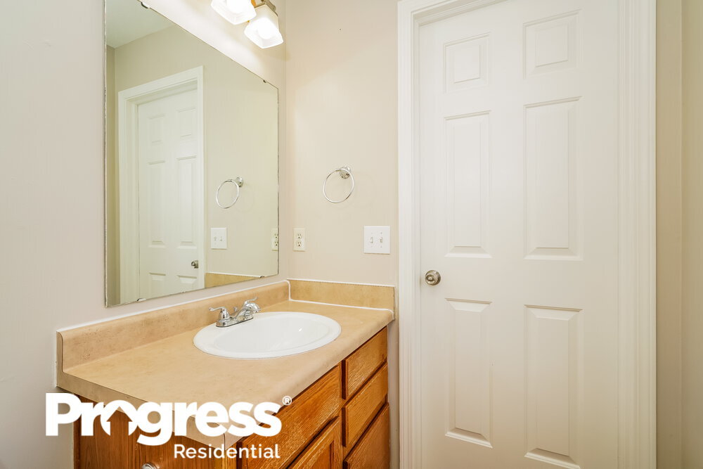 Building Photo - 6439 Kelsey Dr