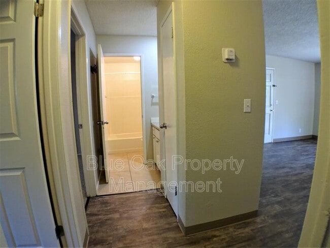 Building Photo - 346 Hickory St