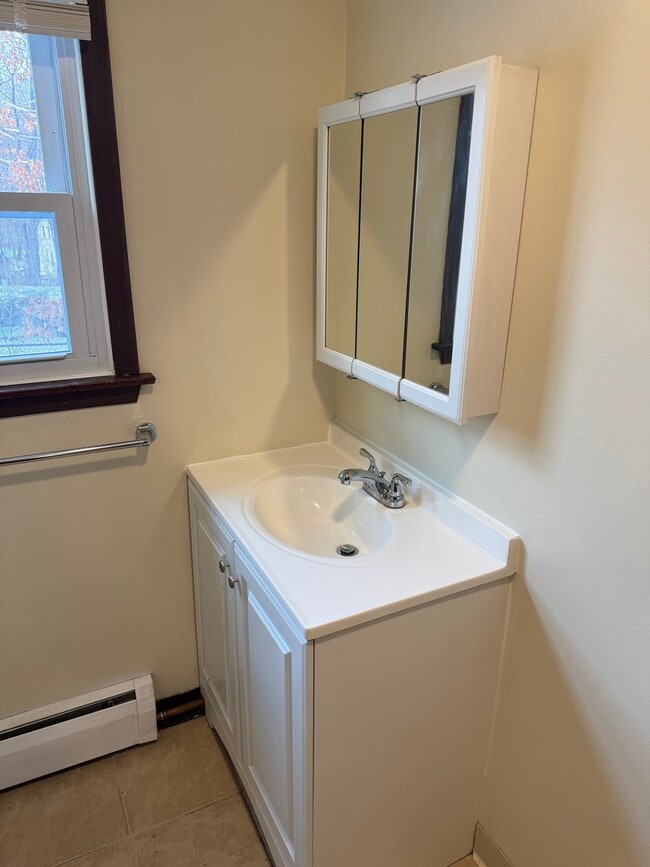 Building Photo - Briarwood 9