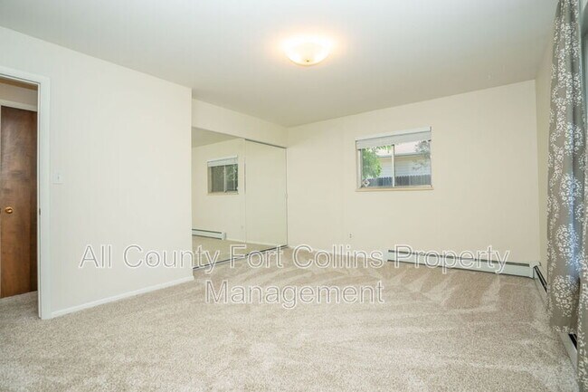 Building Photo - 508 Louise Ln