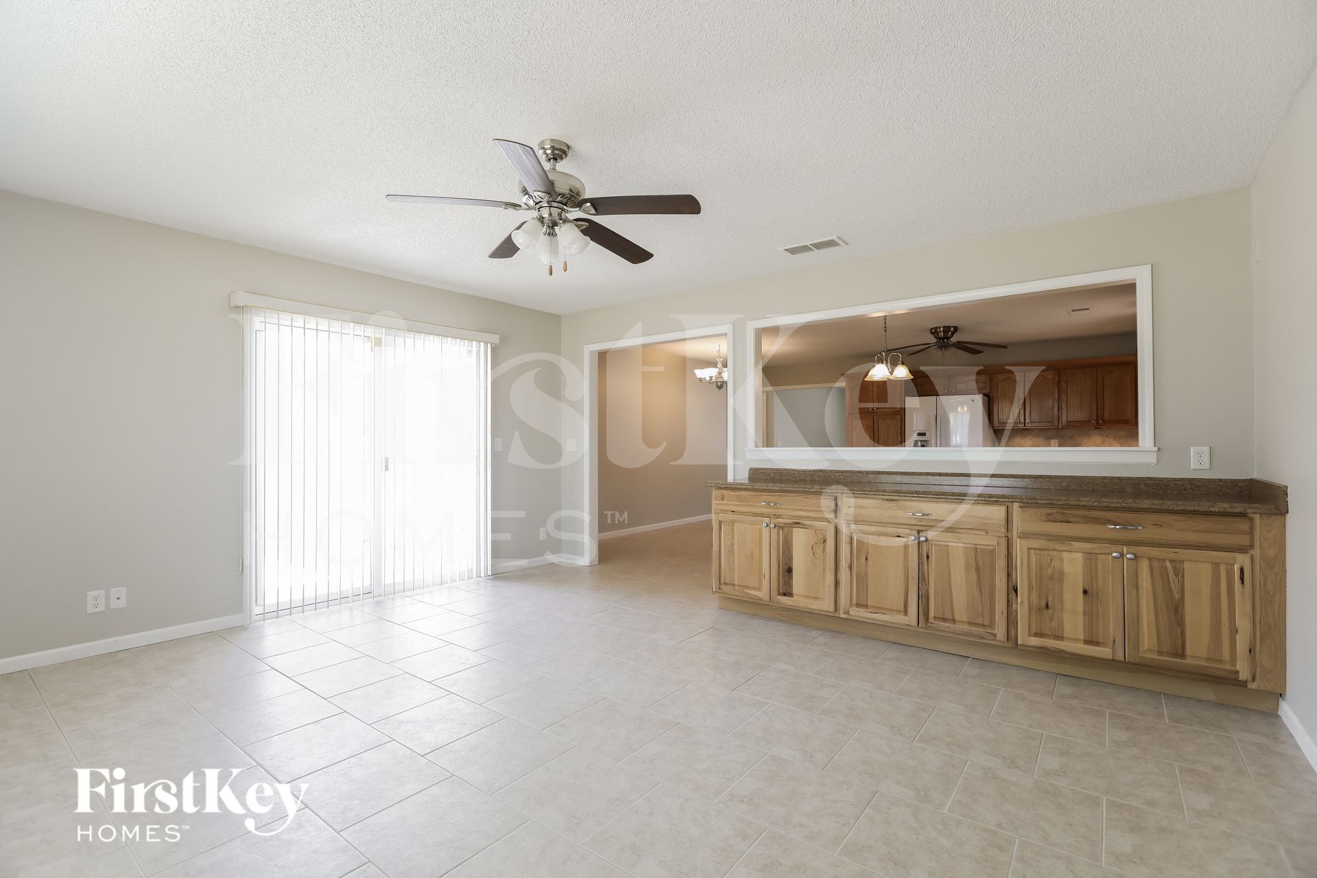 Building Photo - 724 Bristol Dr