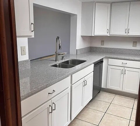 Building Photo - 441 N Harbor City Blvd