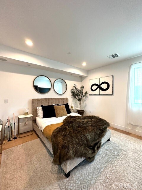 Building Photo - 11326 Victory Blvd