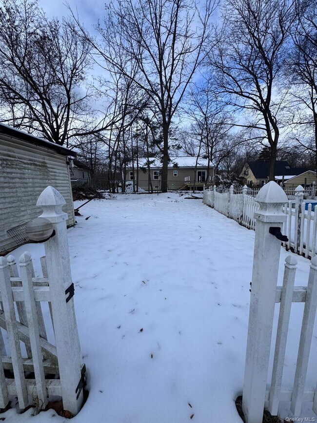 Building Photo - 709 Tower Ave