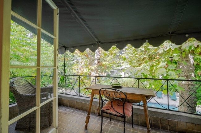 Building Photo - 1321 Hayworth Ave