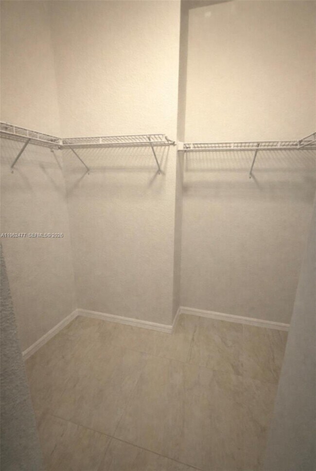 Building Photo - 1040 NW 33rd Ct