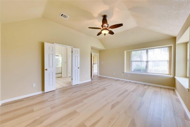 Building Photo - 2721 Butler National Dr