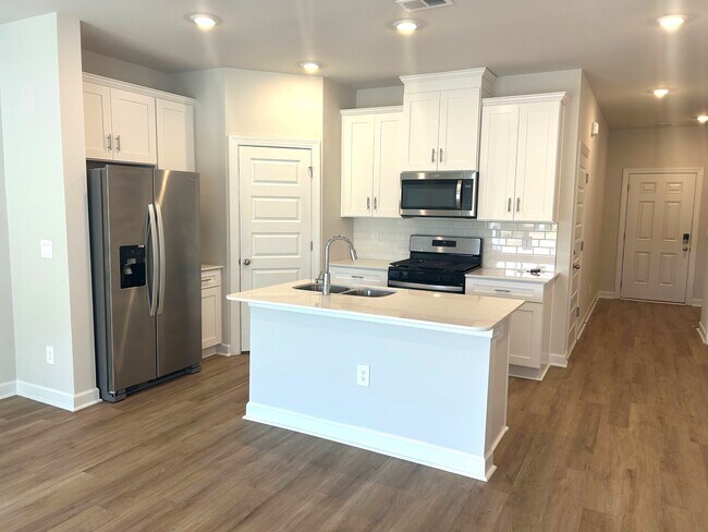 Building Photo - 105 Pleasure Ln