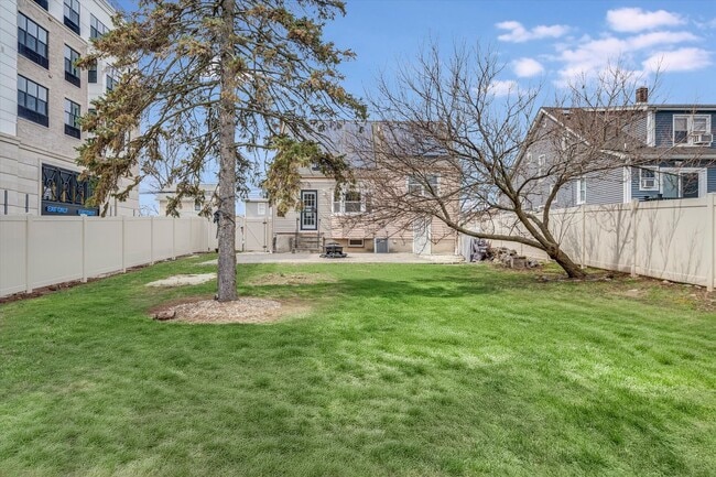 Building Photo - Entire House Rental