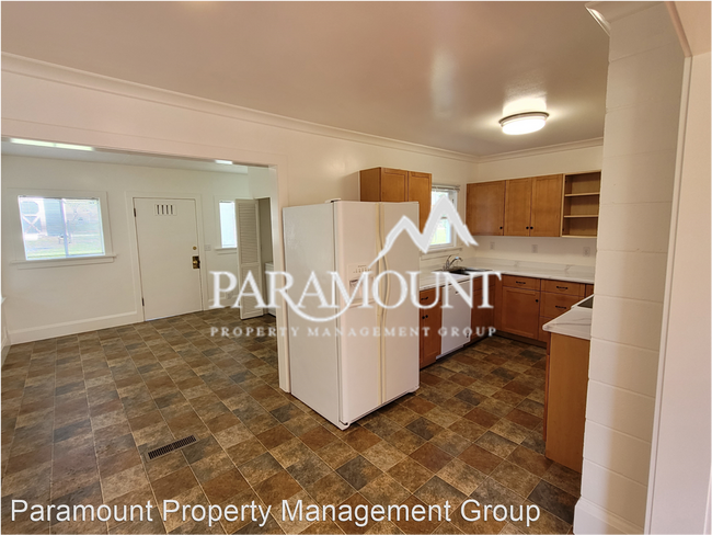 Building Photo - 3 br, 1 bath House - 11028 NE West Kingsto...