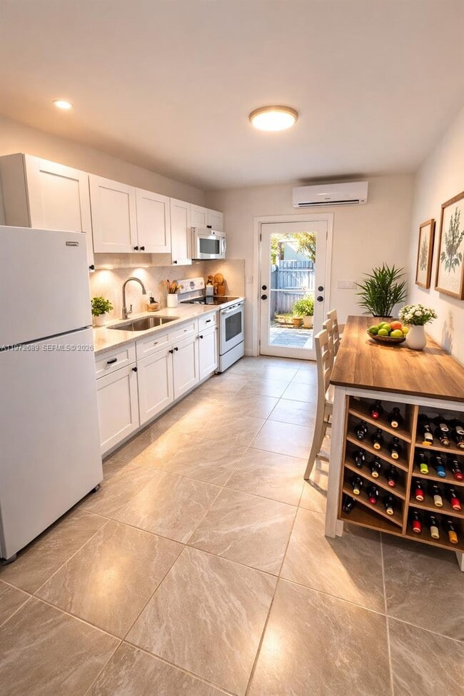 Building Photo - 7800 NE 10th Ct