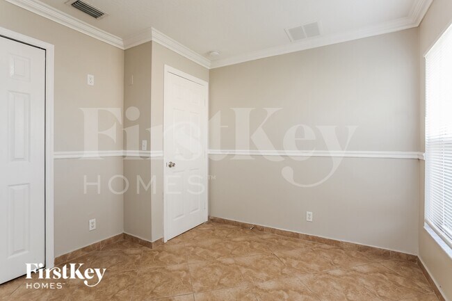 Building Photo - 1168 SW Idol Ave