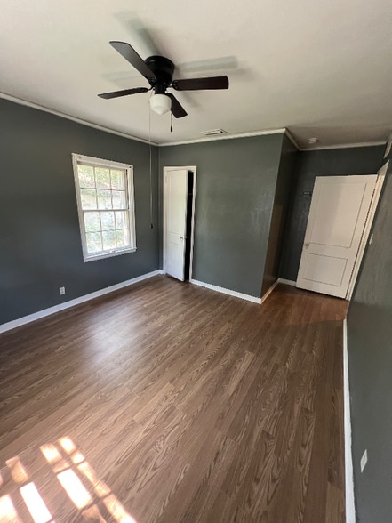 Building Photo - 2068 Victory Ct