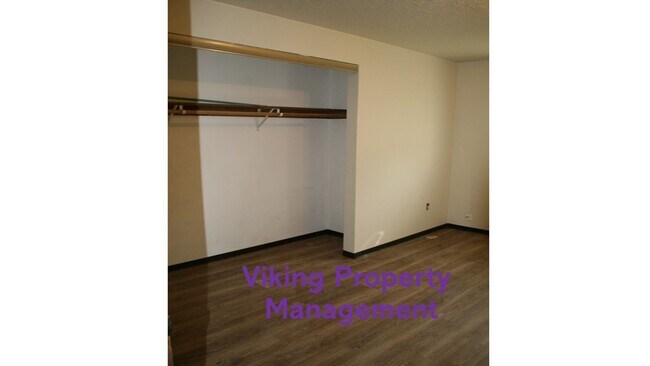 Building Photo - 1830-860