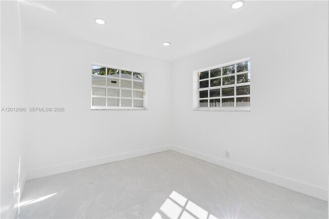 Building Photo - 1360 SW 6th Terrace