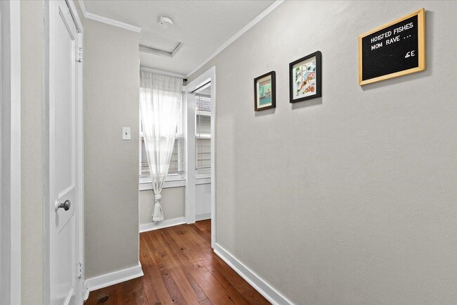 Building Photo - 575 E Lewiston Ave