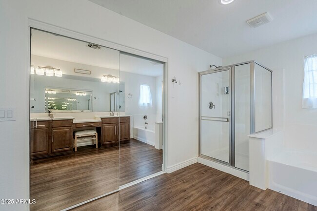 Building Photo - 2744 E Donato Dr