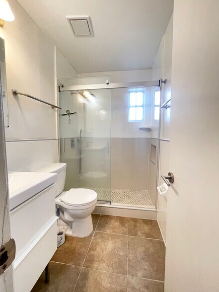 Building Photo - 8621 SW 5th St