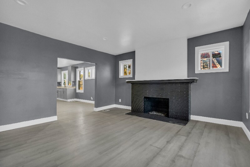 Building Photo - 3823 Clairmount Ave