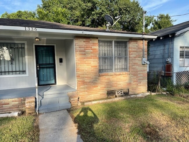 Building Photo - 1336 N 29th St