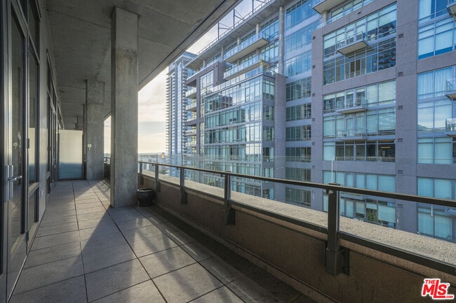 Building Photo - 1111 S Grand Ave