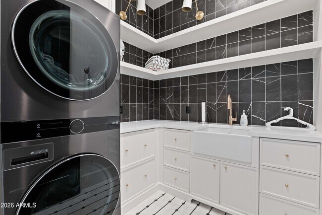 Building Photo - 5309 N 33rd St