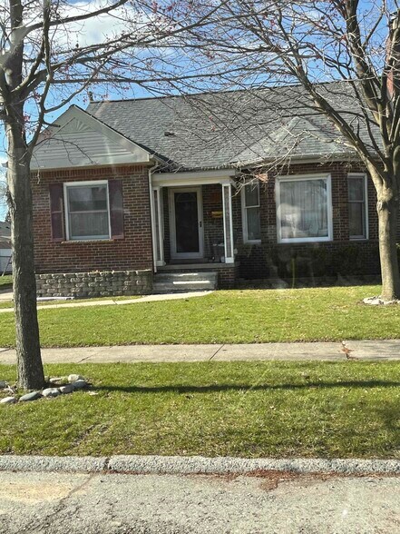 Primary Photo - 1073 Champaign Rd