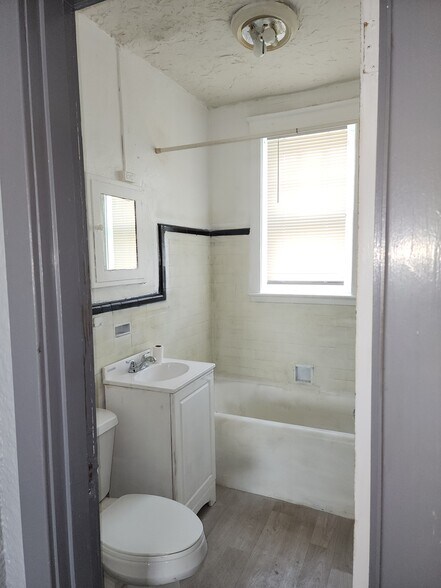 Building Photo - 4403 Richard Pl