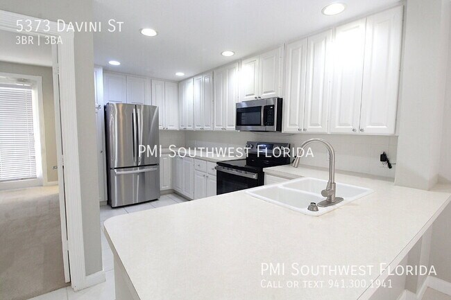 Building Photo - 5373 Davini St