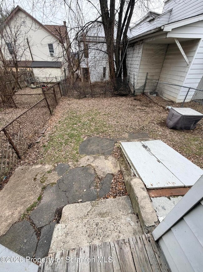 Building Photo - 317 10th Ave