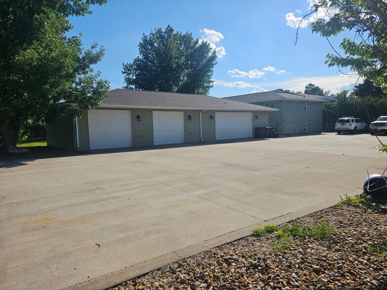 Building Photo - 1117 Expansion Dr