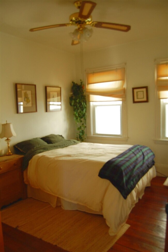 Building Photo - 55 Victoria St