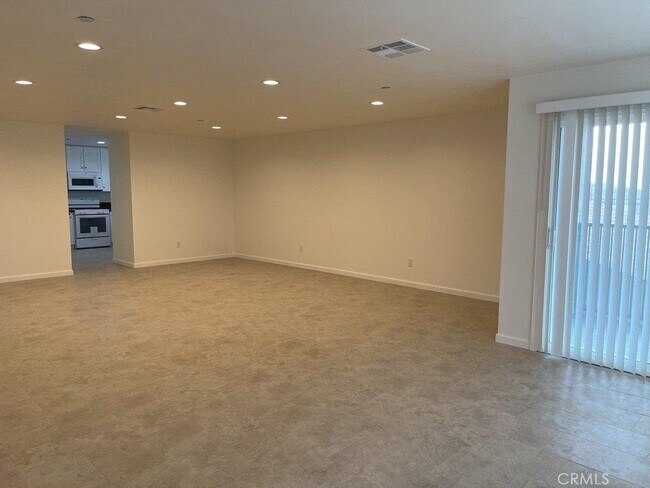 Building Photo - 1140 Deseret Ave