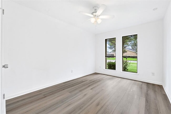 Building Photo - 2730 Mesquite Dr