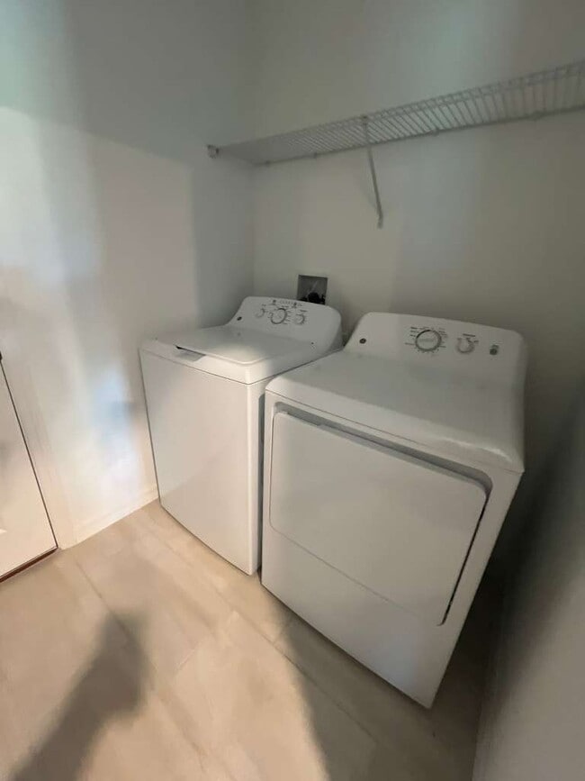 Building Photo - 17476 Happytrails St