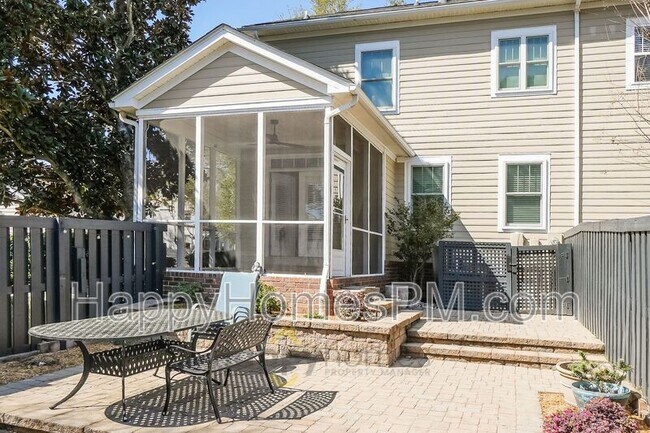 Building Photo - 1115 Thrower St