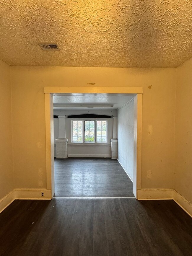 Building Photo - 4/2 home in Shelby, NC