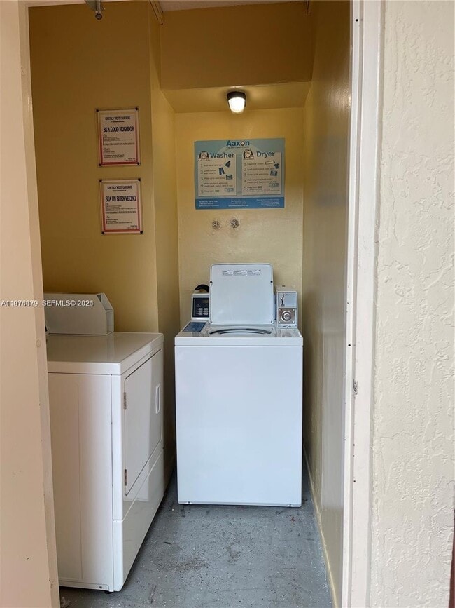 Building Photo - 1250 Lincoln Rd