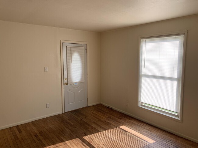 Building Photo - 500 S Lincoln St