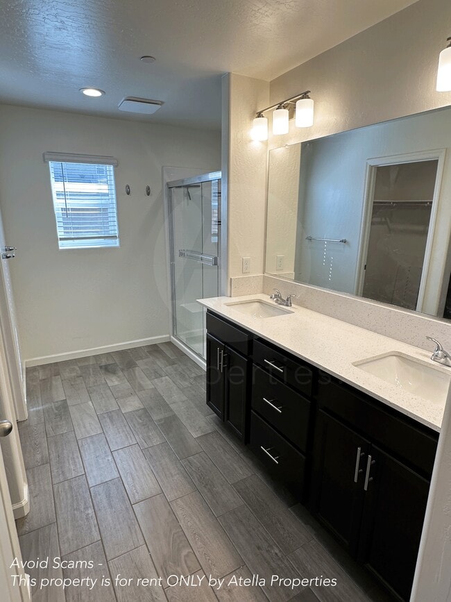 Building Photo - 1373 S Autumn Breeze Ct