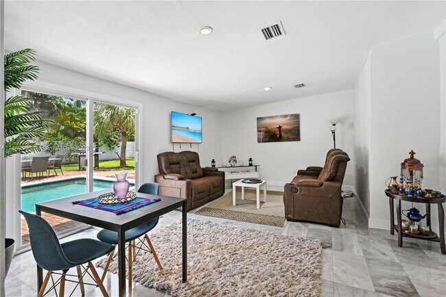 Building Photo - 5841 SW 58th Ter