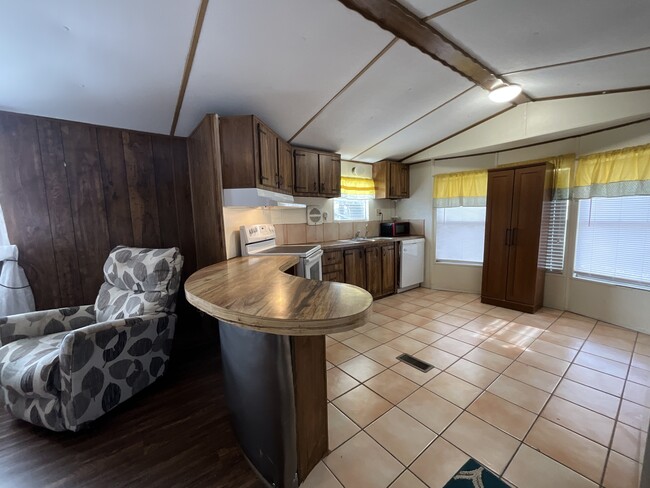 Building Photo - 1053 Vz County Rd 1927