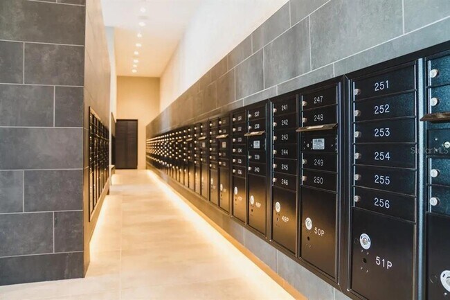 Building Photo - 503 Chatham Ave