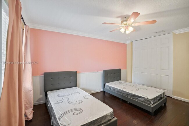 Building Photo - 15674 SW 53rd Ct