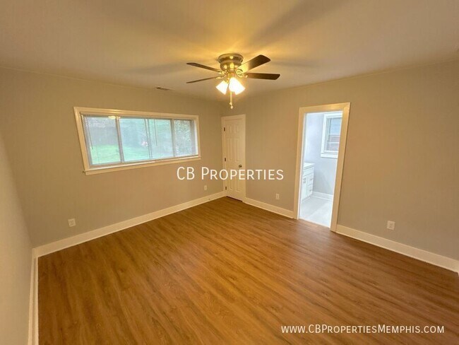 Building Photo - 1326 Whitewater-