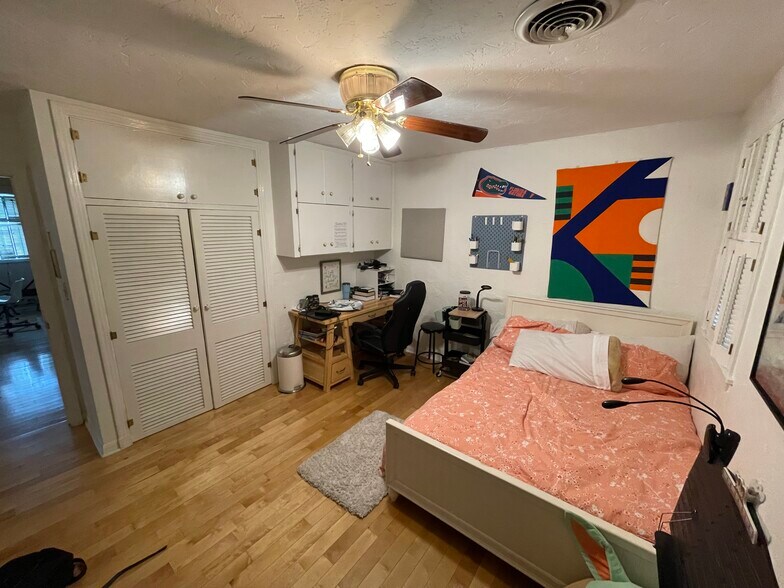 Bedroom 2 (alternate decorations) - 2031 NW 8th Pl