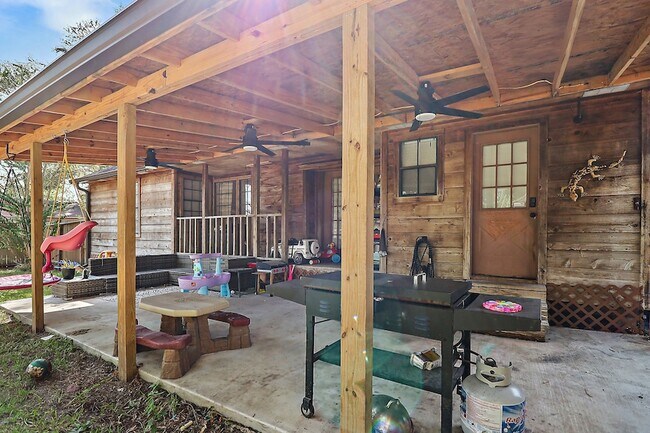 Building Photo - 17502 Port O Call St